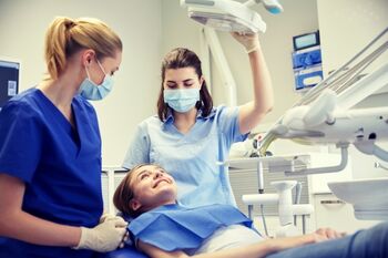 Patiënt vanaf 16 moet eigen nota krijgen van tandarts