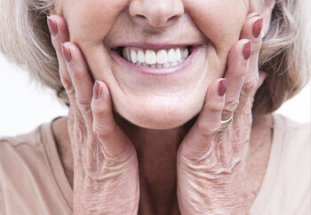 Meer aandacht mondverzorging kwetsbare ouderen