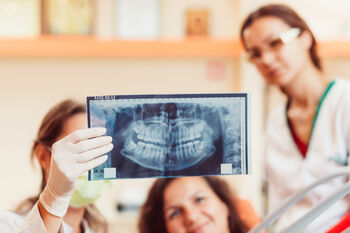 IGJ en NZa controleren tandartsen op röntgenfoto's