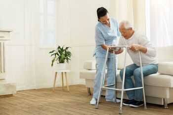 Bijna kwart senioren bezwaren tegen verplicht lang thuis wonen