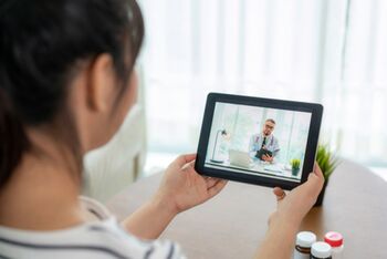 Studie Radboudumc: ‘Door videoconsult verandert gezagsrelatie arts-patiënt’