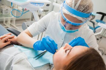 Reguliere tandartspraktijken behandelen vanaf 1 juli spoedmondzorg coronapatiënten