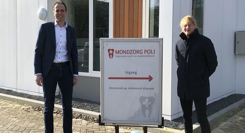 Erik Garritsen (Intelly) en Maarten Muijen (Mondzorg Poli) (Foto: Intelly)