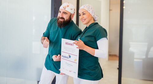 Operationeel directeur Nora Ennahachi en tandarts-implantoloog Hardi Mirza (MyDent Mondzorgcentrum Rotterdam)