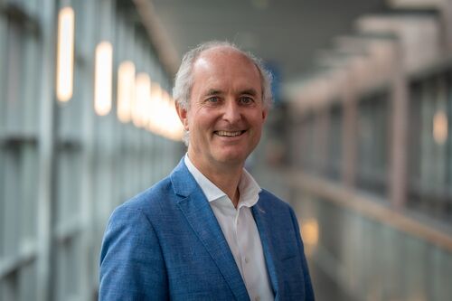 Jan Kremer over de noodzaak van passende zorg (Foto: Radboudumc)