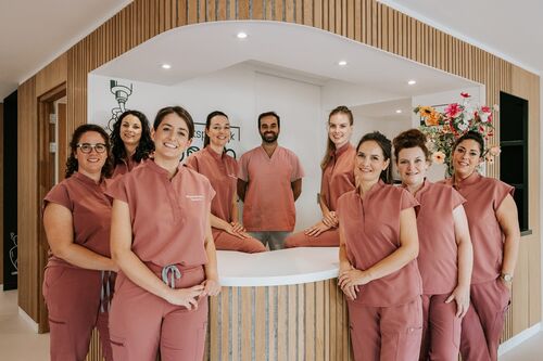 Tandarts Noemi Romero en haar team - Monique Brunt i.s.m. Laurea Socials