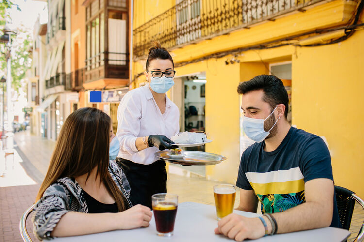 We genieten weer van uitgebreid eten tijdens de siësta