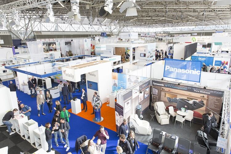 Dental Expo plaats. Dental Expo hét podium waarop de dentale markt en mondzorgprofessionals elkaar ontmoeten