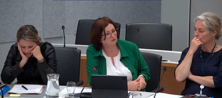 Minister Conny Helder bij het commissiedebat Zorg en gezondheid 
