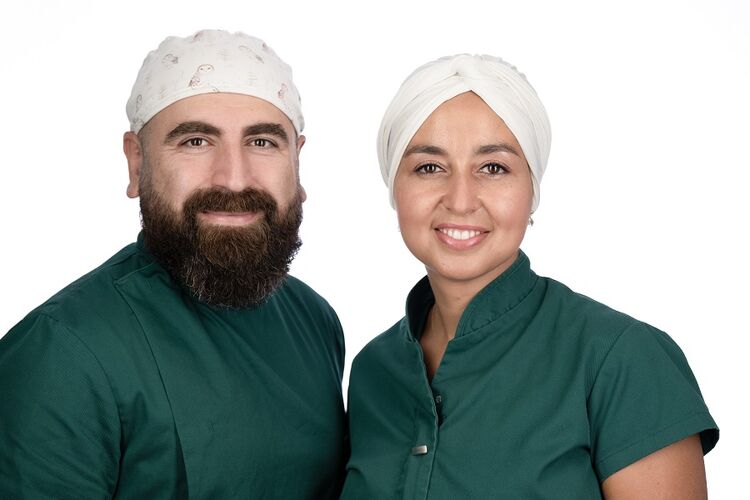 Praktijkhouder Hardi Mirza en operationeel directeur Nora Ennahachi 