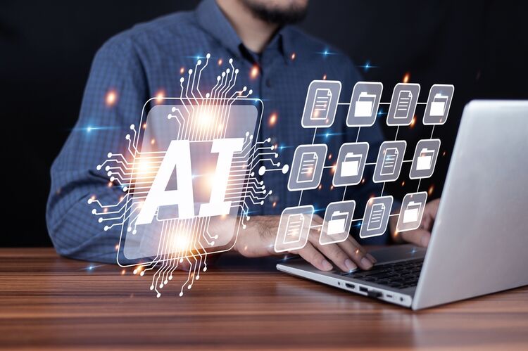 Voordat je bij de Zelfzoekdokter op consult komt, communiceert deze hoofdzakelijk digitaal, geeft digitale tips, gebruikt fotodiagnostiek, adviseert via mail of app, gebruikt kunstmatige intelligentie. (Foto: Shutterstock)