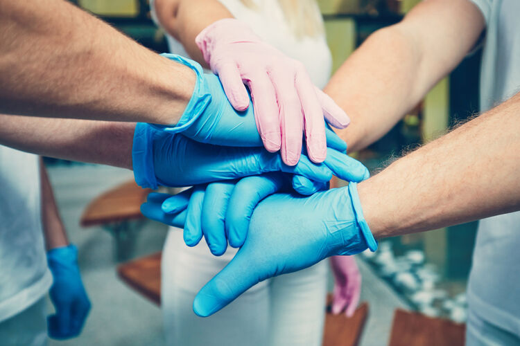 De ledenraad ziet financiële risico's in een cao: daling van de tarieven, financiële gevolgen van handhaving op schijnzelfstandigheid versus mogelijke loonstijgingen. (Foto: Shutterstock)