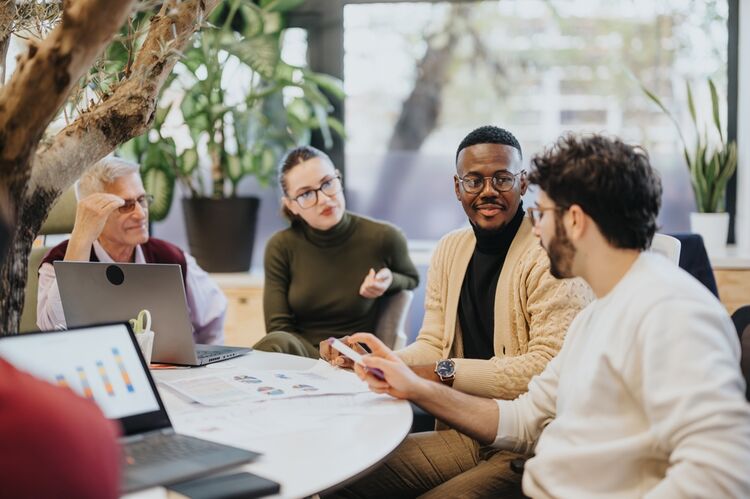 Ben Tiggelaar: ‘Werkgevers moeten zich niet afvragen: hoe ga ik om met Millennials en Gen Z’ers? Maar: hoe speel ik in op de behoeften van medewerkers in verschillende levensfasen?’ (Foto: Shutterstock)