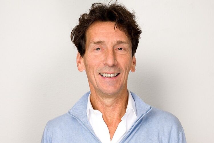 Louis Overgoor (Bettery Institute): ‘Fysio's kunnen mensen in beweging helpen, ook bij geldbeheer of relaties'