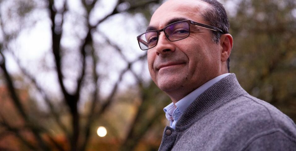 Remzi Kabadayi: ‘Ik geef altijd mijn 06-nummer. Als het crisis is, moeten ze mij kunnen bereiken, ook ’s nachts.’ (Foto: Esenali Kiris)