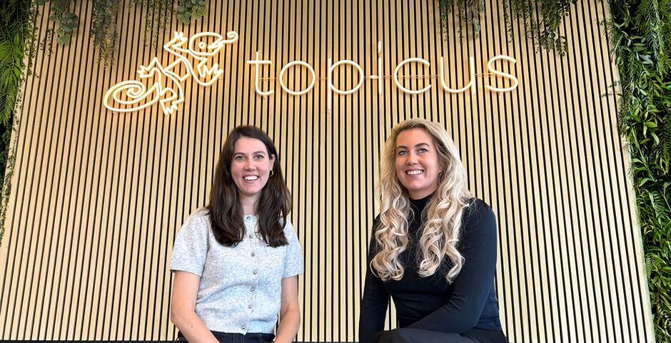 Cindy Verver, directeur Huisartsen- & Netwerkzorg, en Annemiek Nelissen, business line manager Zorgdeclaraties bij Topicus: ‘De praktijkmanager speelt vaak een sleutelrol’ (Foto: Topicus)