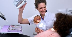Zo brengen we de lach in uw praktijk! Foto Infomedics