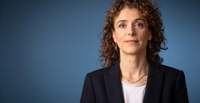 Het kabinet wil dat er scherpe keuzes gemaakt worden over wat passende zorg is. Minister Hermans: 'Omdat we nu al zien dat het tekort aan mensen groot is en de kosten blijven oplopen, moeten we ook keuzes maken.’ (Foto: Martijn Beekman/Rijksoverheid)