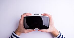 3D-film kijken tijdens een tandartsbehandeling