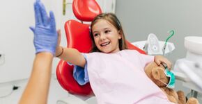 Tentoonstelling Glimlachen.be moet mondgezondheid Vlaamse jeugd bevorderen